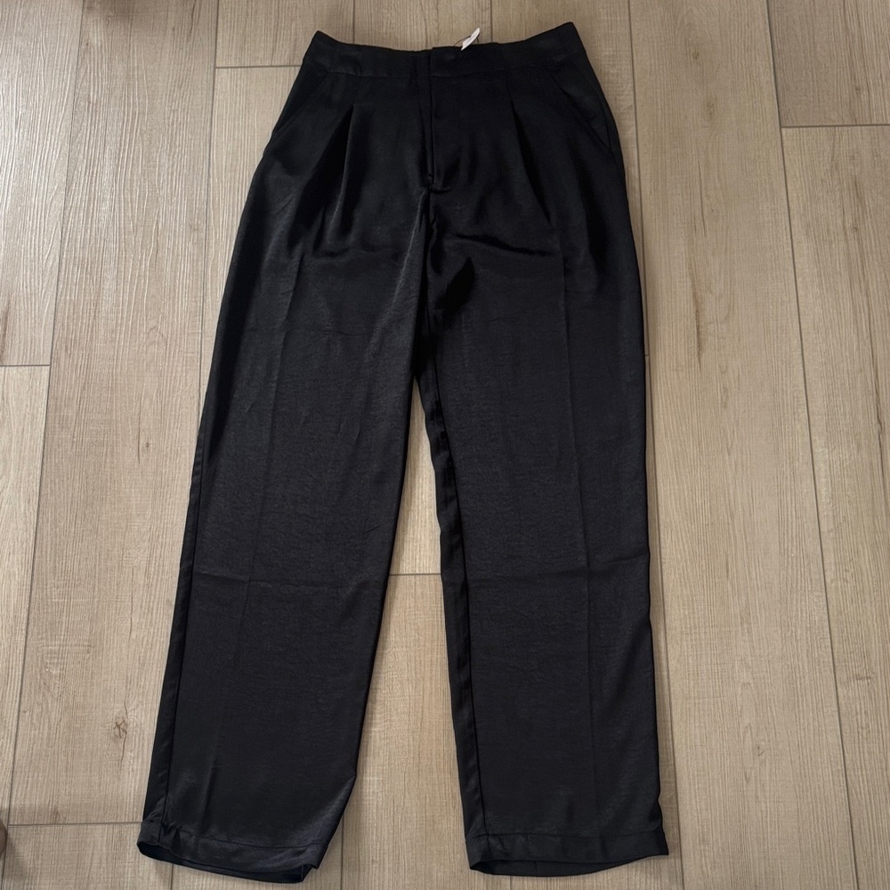 Gap satin flowy dress pants size 4 NWT